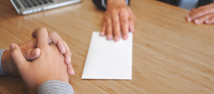 Bewerbung zurückziehen: So sagst du professionell ab